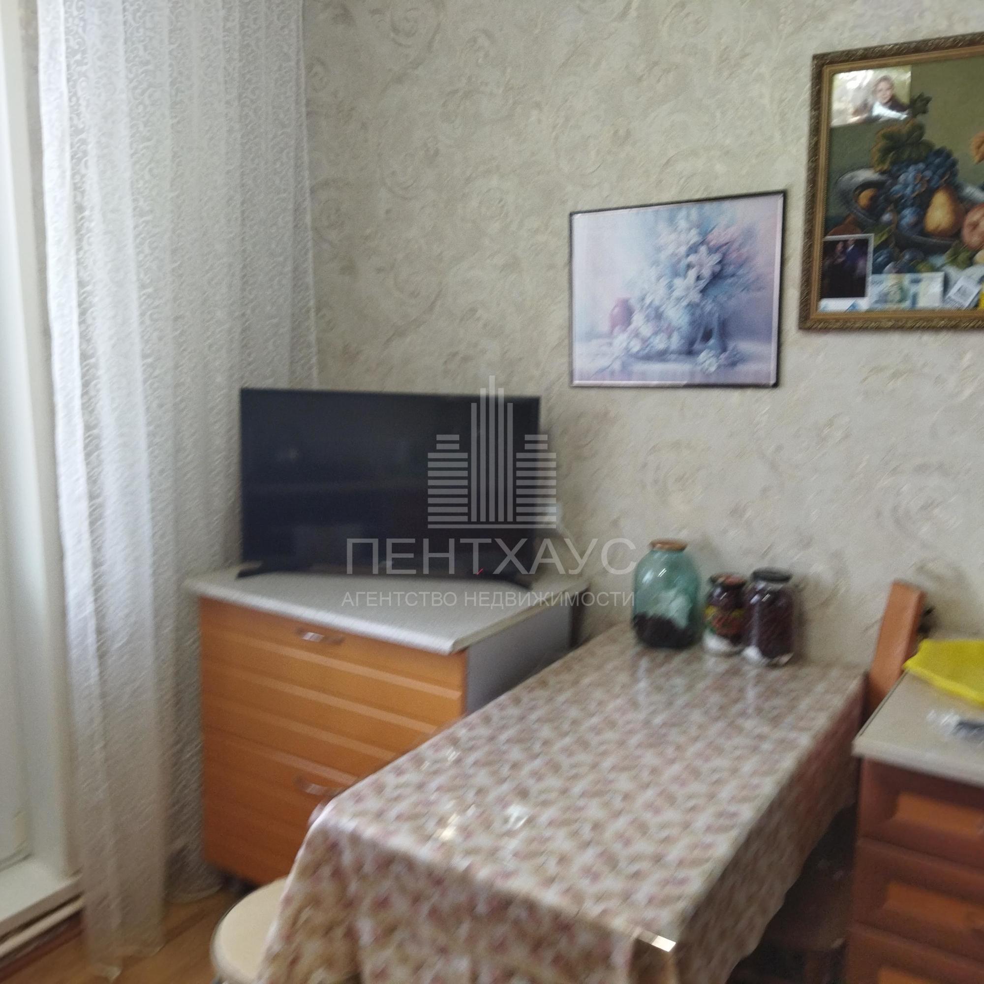 Купить квартиру за 2 390 000 рублей на 7